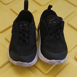 Nike Kids Black Sneakers